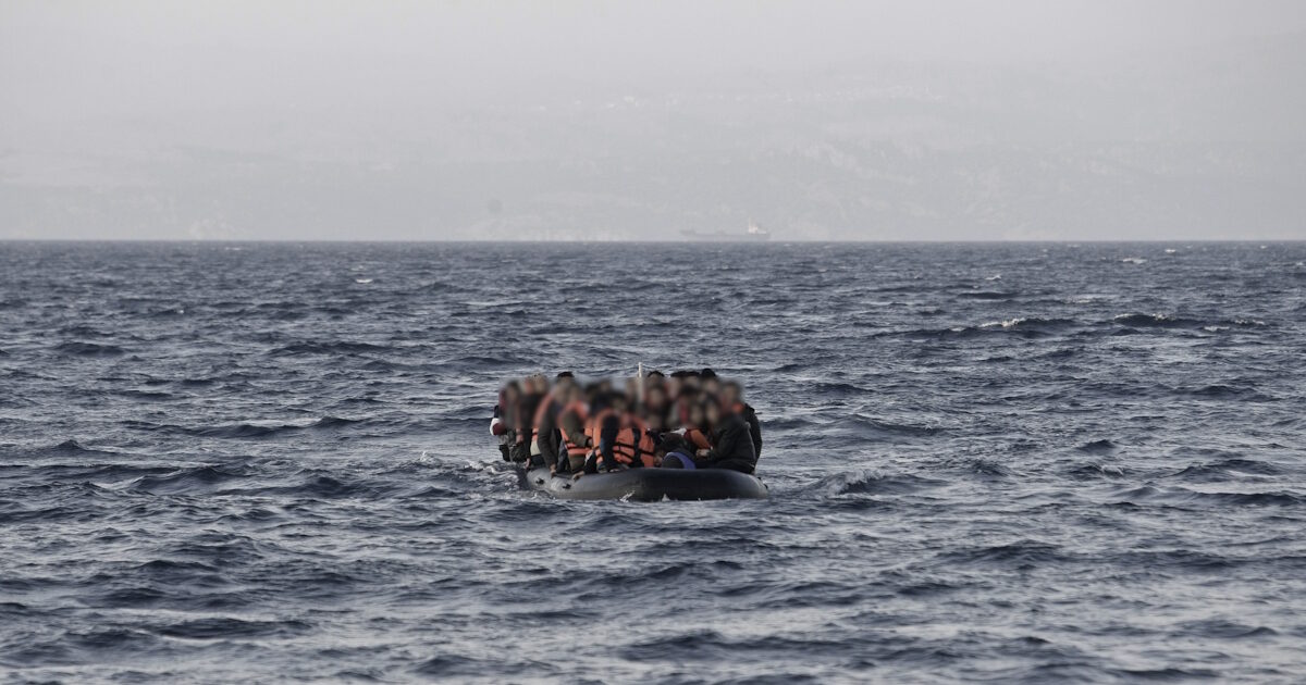 Rescue immigrants from Frontex south of Crete – in the area strong winds blow strong winds