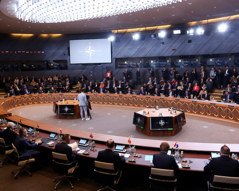 NATO: Πιέσεις για αμυντικές δαπάνες στο 5% του ΑΕΠ έως το 2030