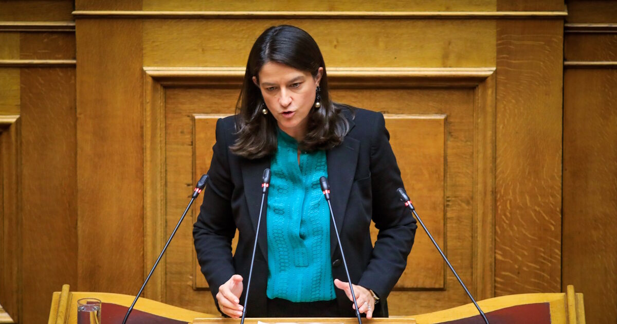 Νίκη Κεραμέως στη Βουλή: Από τους 660.000 Έλληνες που έφυγαν στο εξωτερικό, 420.000 έχουν ήδη επιστρέψει