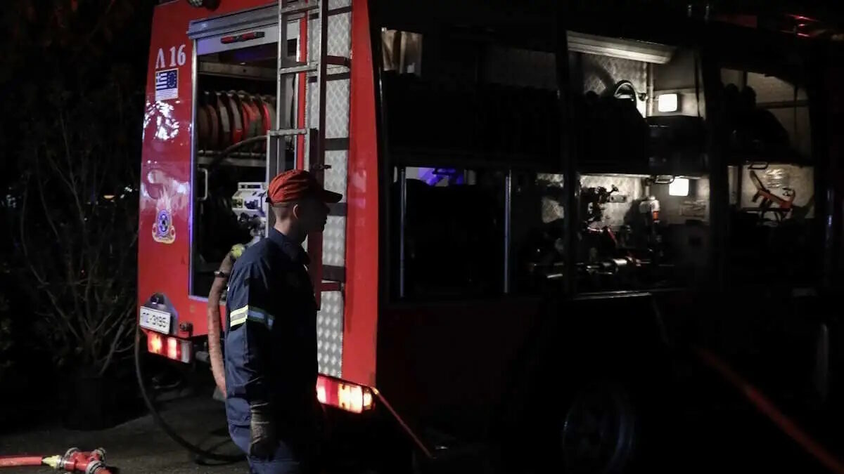 Άνδρας της πυροσβεστικής