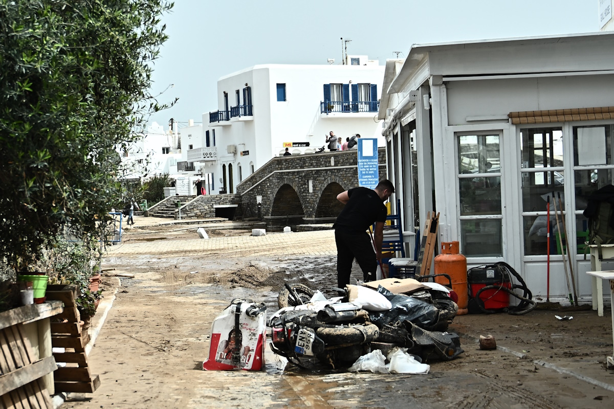 Καταστροφές από τις πλημμύρες στο νησί της Πάρου