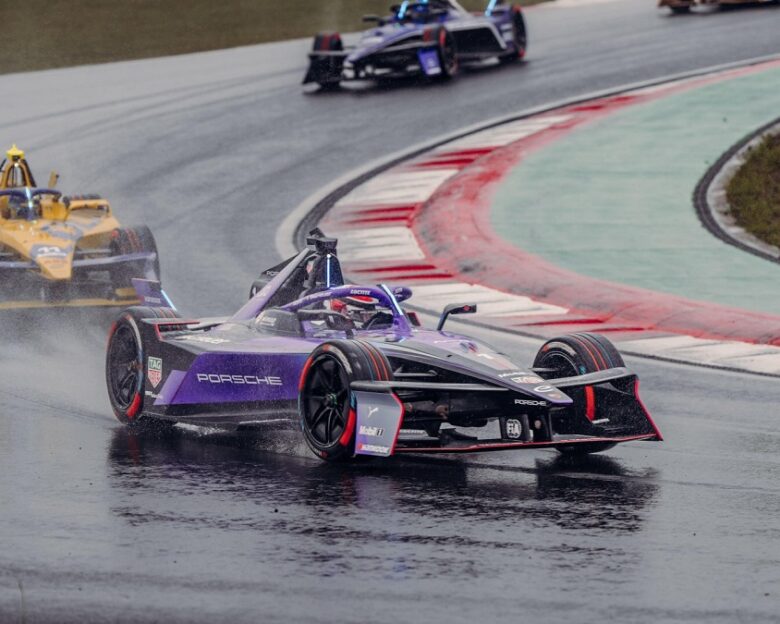 Formula E: Χορεύοντας στη βροχή της Σαγκάης – Τα καλύτερα στιγμιότυπα