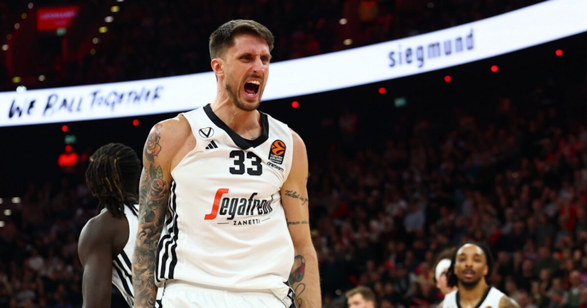 Emotion for Polonara: Virtu Bologna players came out on the parquet with Italian forward blouses