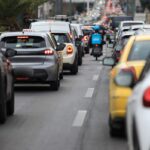 Οχήματα σε δρόμο