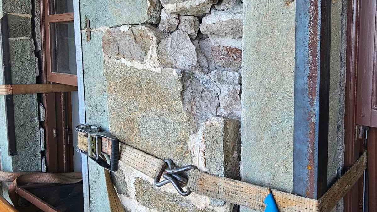 Ζημιές σε κτίρια και μονές στο Άγιο όρος