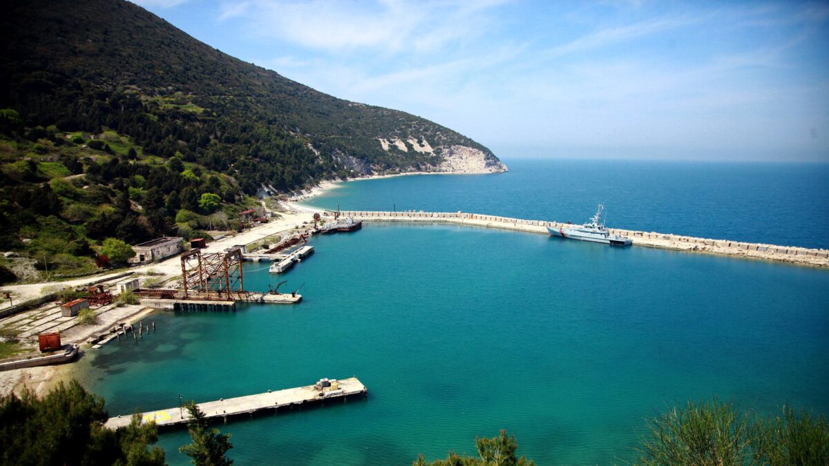 Νησί Sazan Αλβανία