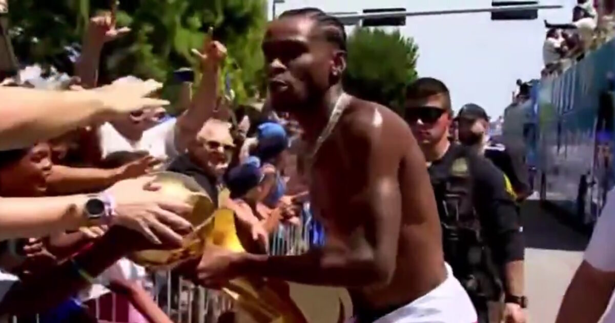 Hammos in Oklahoma: Gilzion-Alexander lowered the NBA trophy in the world
