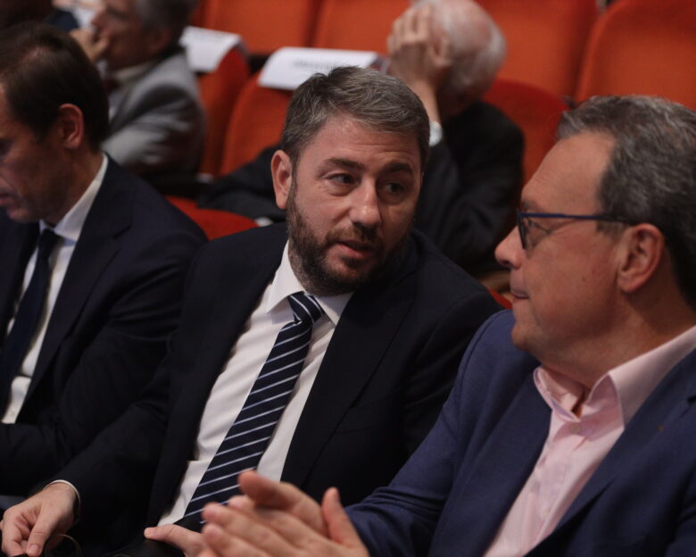 ΠΑΣΟΚ και ΣΥΡΙΖΑ ζητούν ενημέρωση από την κυβέρνηση για τη συμφωνία Τουρκίας – Λιβύης: «Ούτε έξω πάμε καλά»
