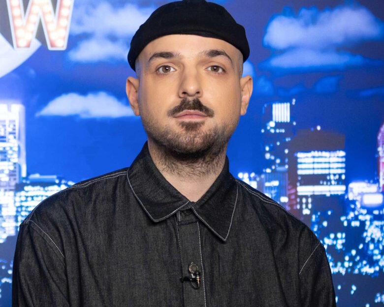 APON: «Έχω νιώσει σε συνεντεύξεις να θέλουν να εκμαιεύσουν κάτι ανούσιο από μένα και πλέον είμαι επιλεκτικός»