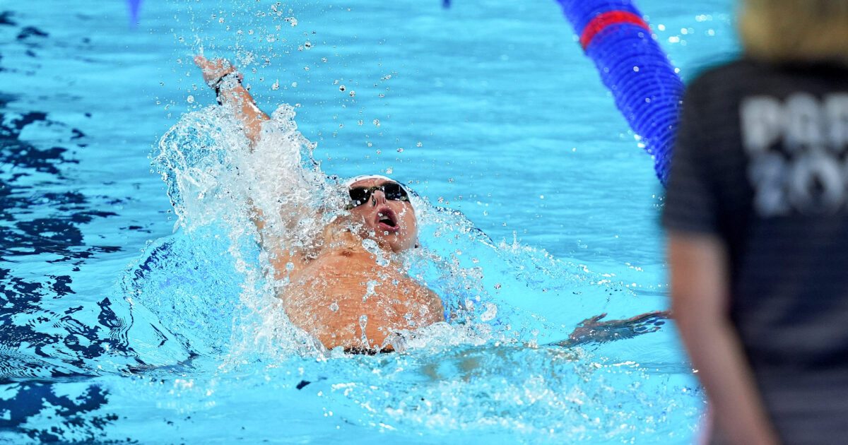 Apostolos Siskos took the bronze medal in 200 meters butterfly in European swimming K23