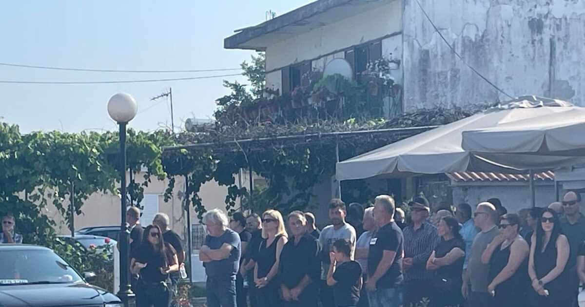 Άρτα: Το τελευταίο «αντίο» στον 14χρονο Σπύρο που πνίγηκε στον Άραχθο