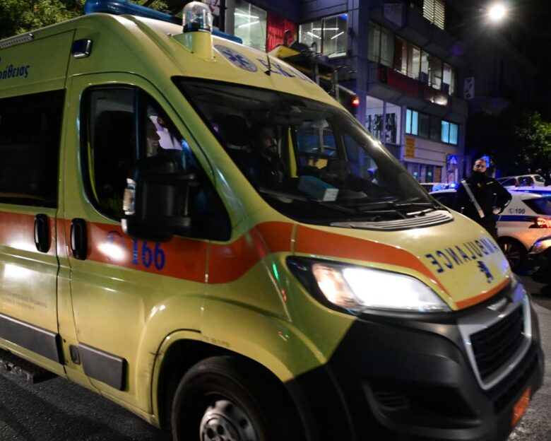 Χαλκιδική: Αυτοκίνητο έπεσε σε στάση ΚΤΕΛ – Αναφορές για τουλάχιστον 7 τραυματίες