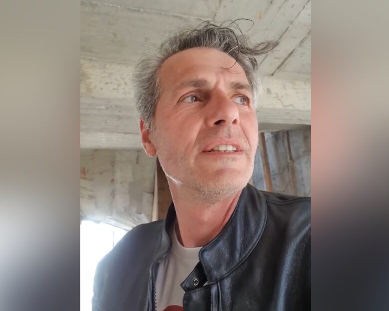 Ο Μάριος Αθανασίου αποκάλυψε πως το χειμώνα δούλευε στην οικοδομή – «Οι βρώμικες δουλειές έχουν καθαρούς ανθρώπους»