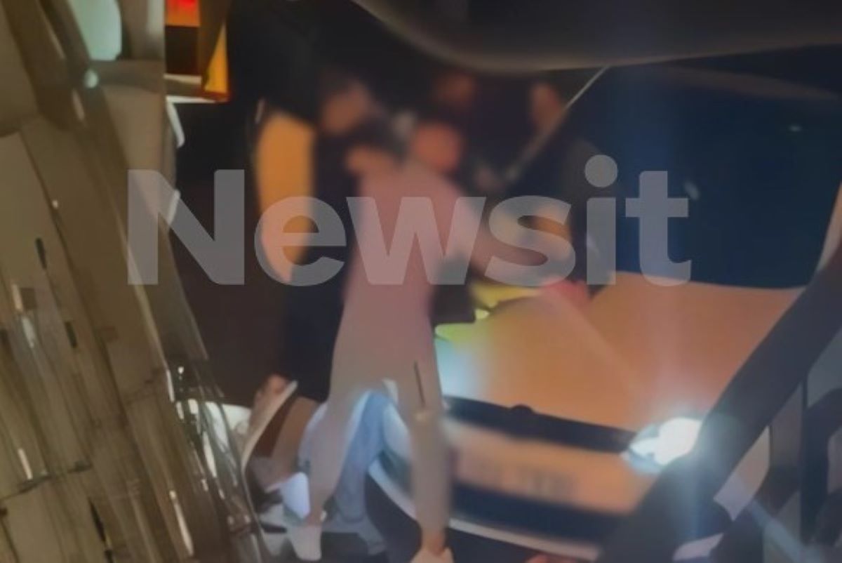 Η σοκαριστική στγμή του ξυλοδαρμού σε υπάλληλο της καθαριότητας