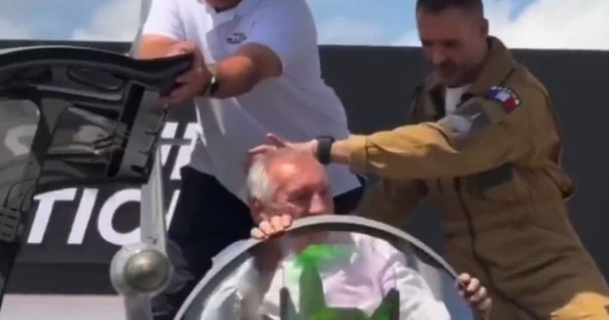 France: François Bairou was wedged in a fighter aircraft – incredible video