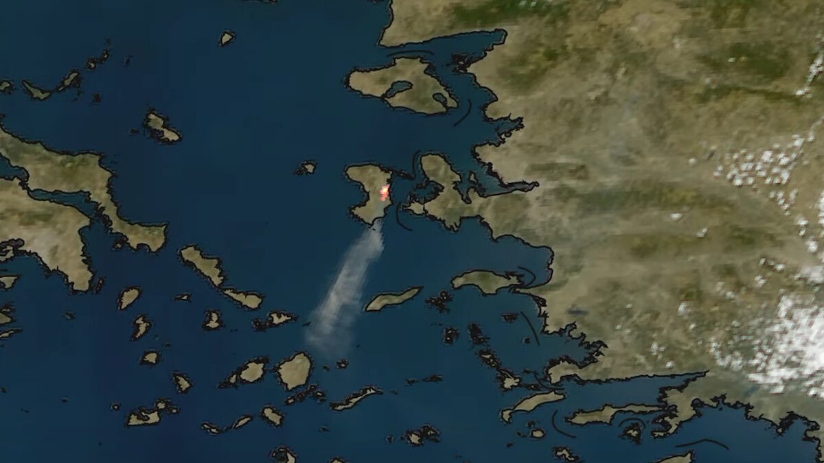 Η φωτιά στη Χίο όπως φαίνεται από δορυφόρο