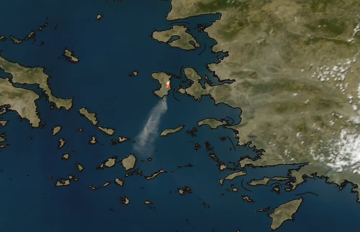 Η φωτιά στη Χίο όπως φαίνεται από δορυφόρο