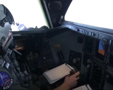 Το κόκπιτ του βομβαρδιστικού, B-2