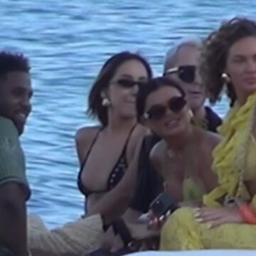 O Jason Derulo σε στιγμιότυπο από τις διακοπές του στη Μύκονο