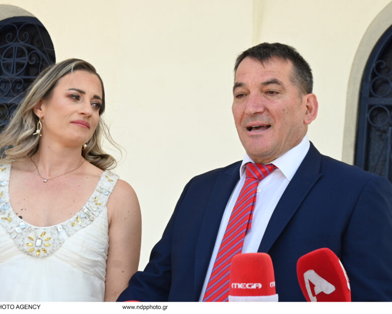 Πύρρος Δήμας: Η εξήγηση για την απουσία των μεγαλύτερων παιδιών του από τη βάφτιση της κόρης του