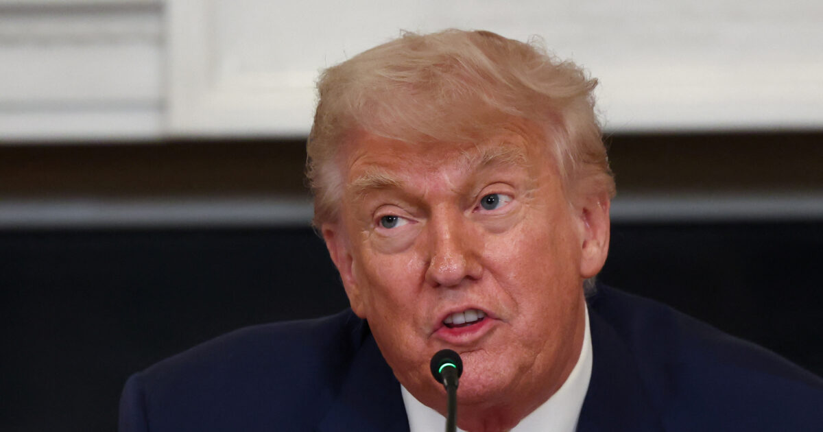 Trump: “The beautiful and great Los Angeles would burn if I didn’t send the army”
