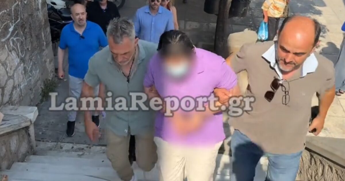 Λαμία: Φίλοι του επιχειρηματία αποδοκίμασαν τον 43χρονο δολοφόνο στα δικαστήρια – «Να καείς σε φούρνο στη Ριτσώνα»