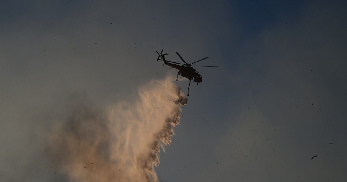 Fire in Monemvasia – Water Drops from 4 planes and 1 helicopter