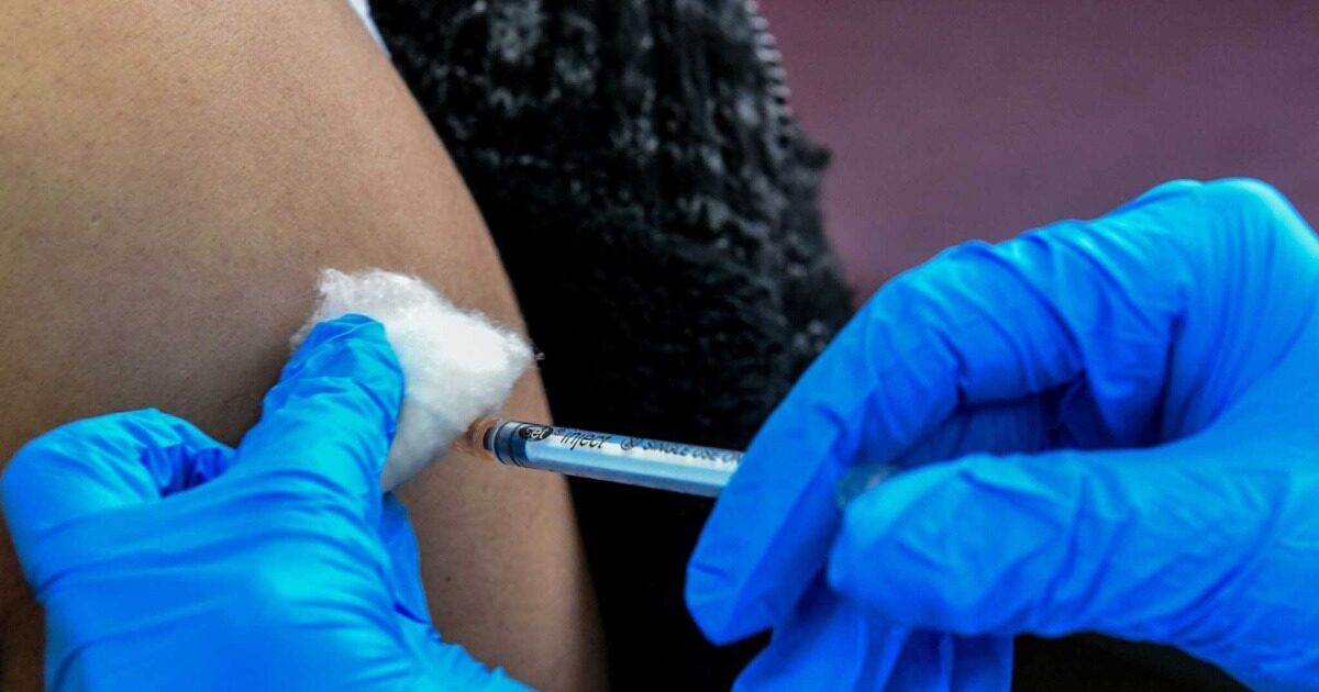 Trump reviews the vaccine program for children
