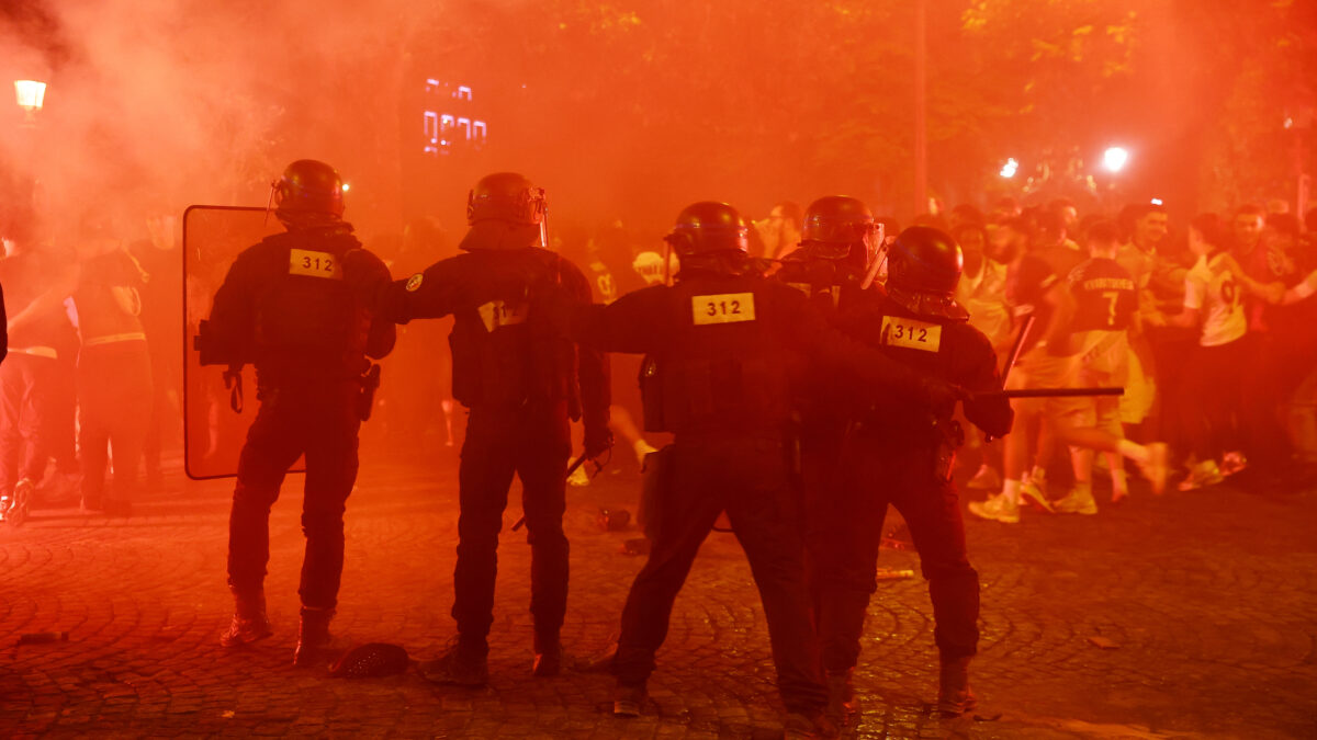 Η αστυνομία της Γαλλίας κατά την διάρκεια των επεισοδίων