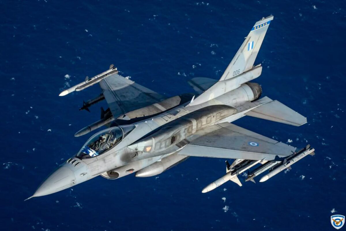 F16