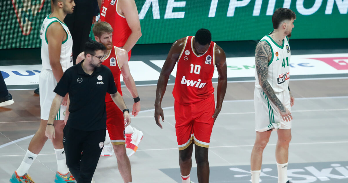 Mustafa Fal of Olympiacos suffered a tendon rupture and stays at least one year off the field