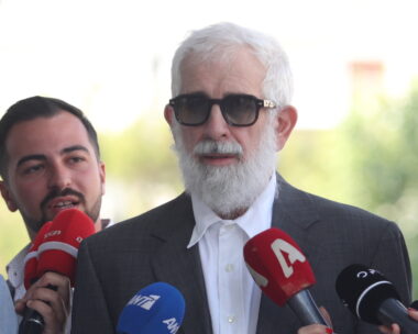 Πέτρος Φιλιππίδης