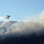 Αεροσκάφος επιχειρεί για την κατάσβεση φωτιάς