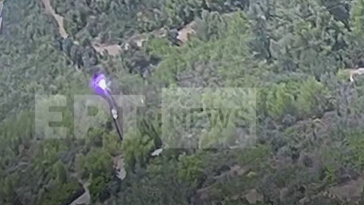 η στιγμή που ξεσπά η φωτιά στον Μαραθώνα