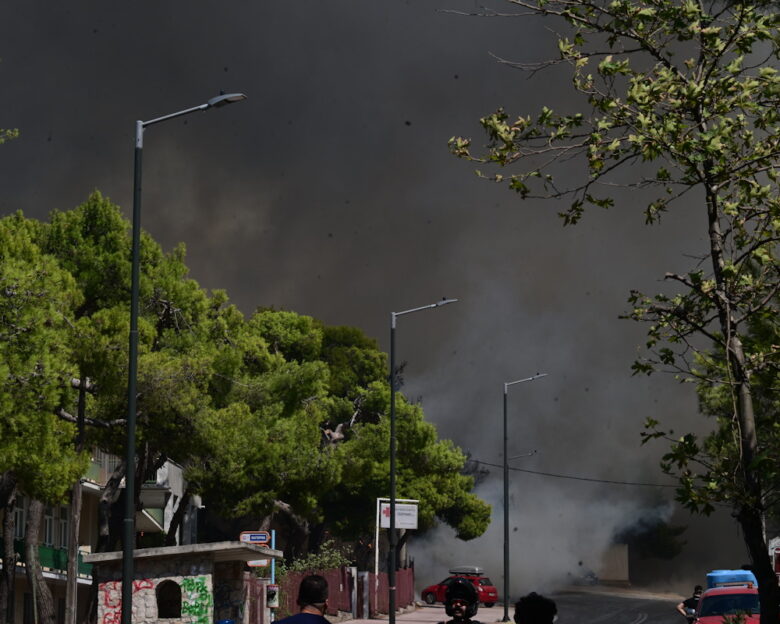 Καιρός τύπου Hot Dry Windy χτυπά τη χώρα: Οι έξι περιοχές που βρίσκονται στο «κόκκινο» για φωτιές