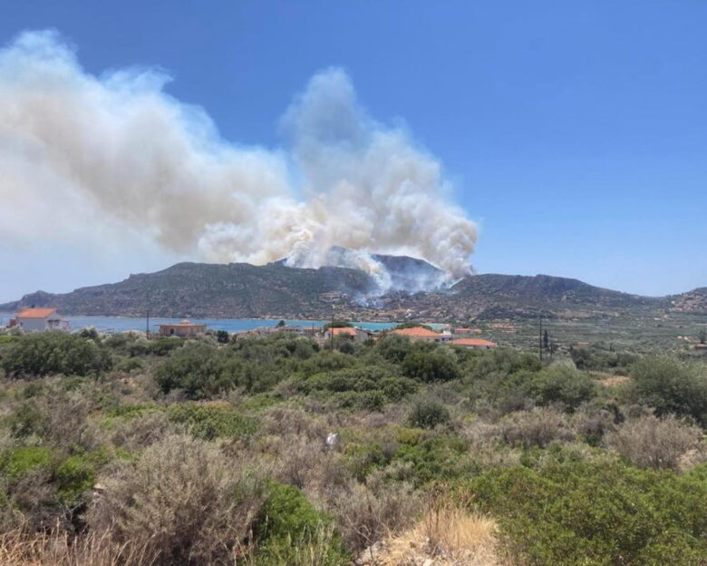 Φωτιά στη Μονεμβασιά – Ήχησε το 112: «Παραμείνετε σε ετοιμότητα»