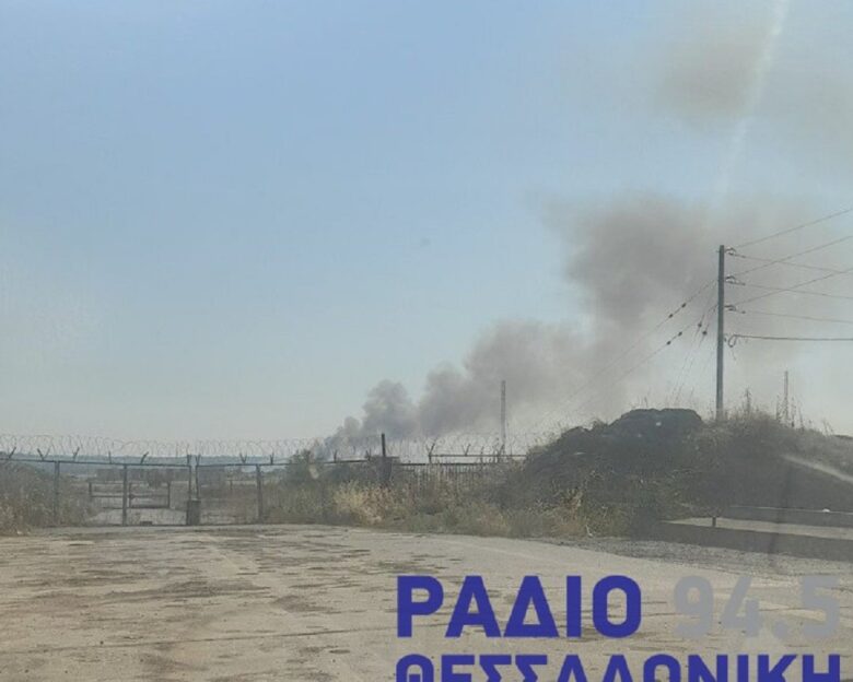 Φωτιά στη Θεσσαλονίκη στον οικισμό Τσαΐρια