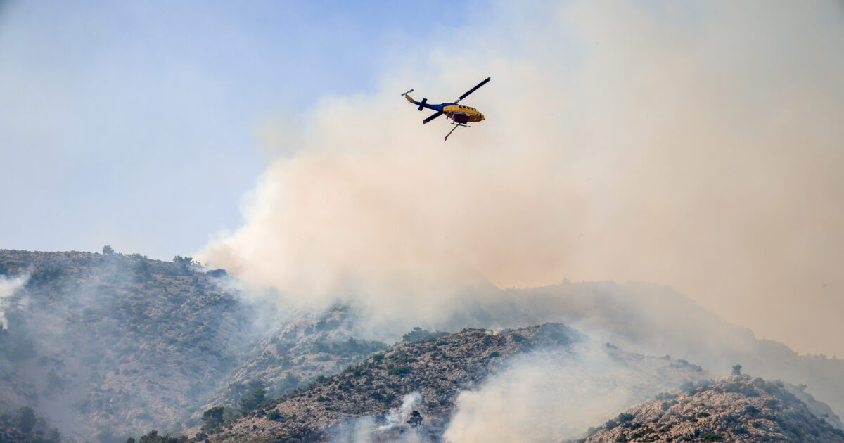 Fire in Chios: Better Fire Image – Battle with flames on an active front