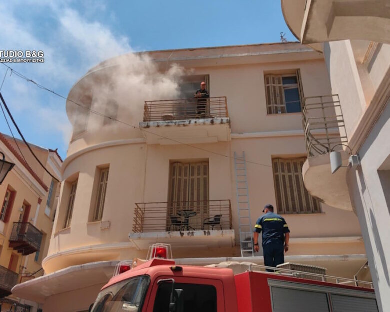 Ναύπλιο: Νεκρή ανασύρθηκε ηλικιωμένη μετά από φωτιά σε σπίτι