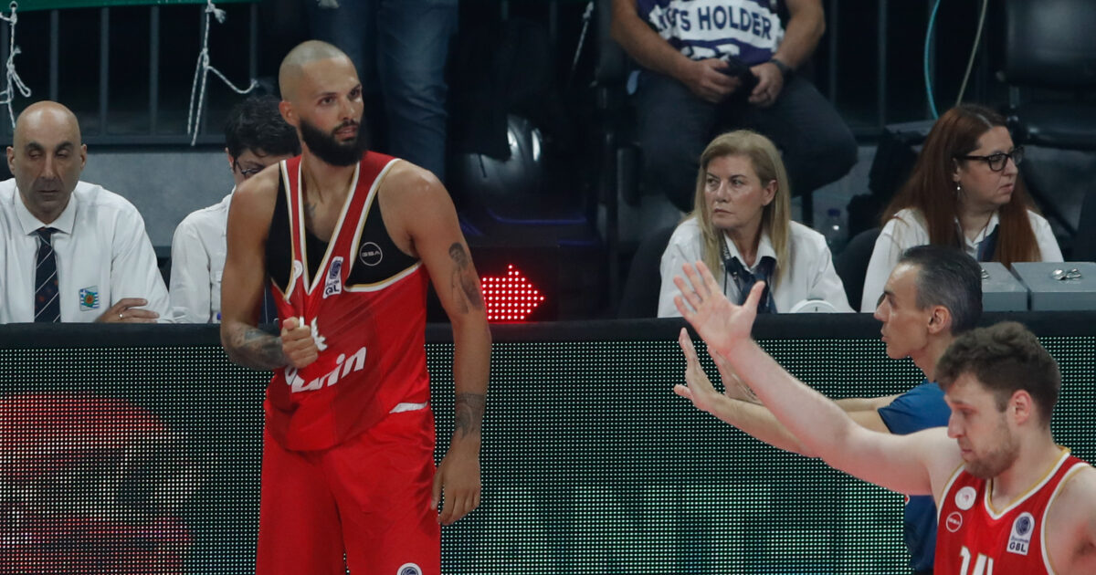 Panathinaikos for Lepeniotis: Well he will tell his team athlete not to “masturbate” in front of 20,000 fans