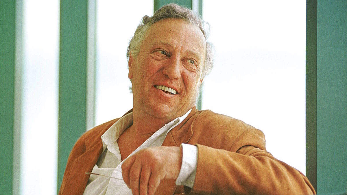 Ο διάσημος Βρετανός συγγραφέας θρίλερ Frederick Forsyth