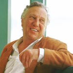 Ο διάσημος Βρετανός συγγραφέας θρίλερ Frederick Forsyth