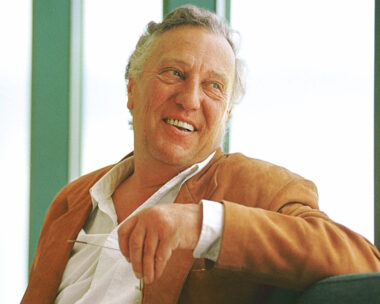 Ο διάσημος Βρετανός συγγραφέας θρίλερ Frederick Forsyth