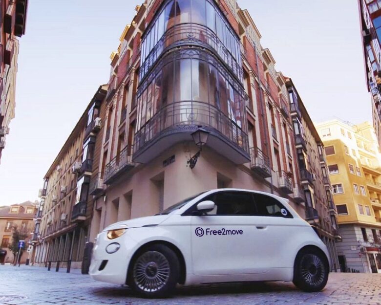 Fiat: Επαναστατική τεχνολογία αντικατάστασης μπαταρίας στη Μαδρίτη, σε 5 λεπτά