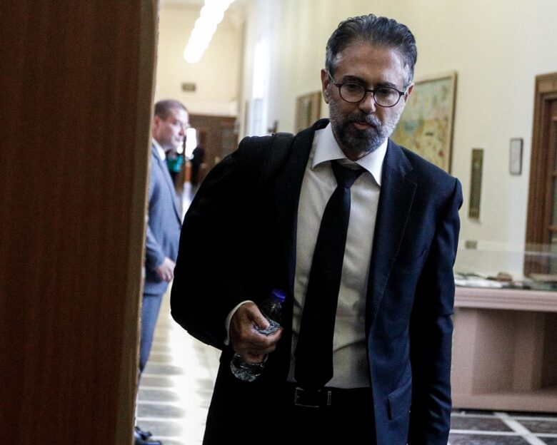 Δίκη Novartis: «Πρόθυμα πιστόλια οι πρώην προστατευόμενοι μάρτυρες», κατέθεσε ο Κωνσταντίνος Φρουζής