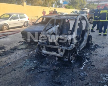 Φωτιά στη Νέα Σμύρνη σε παρκαρισμένα αυτοκίνητα: Είχε ξεσπάσει πυρκαγιά σε όχημα στην ίδια οδό πριν από λίγες ημέρες
