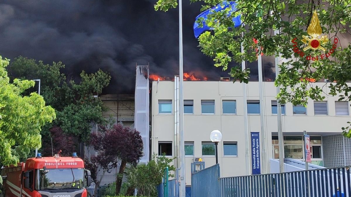 Φωτιά στο πανεπιστήμιο του Βιτέρμπο