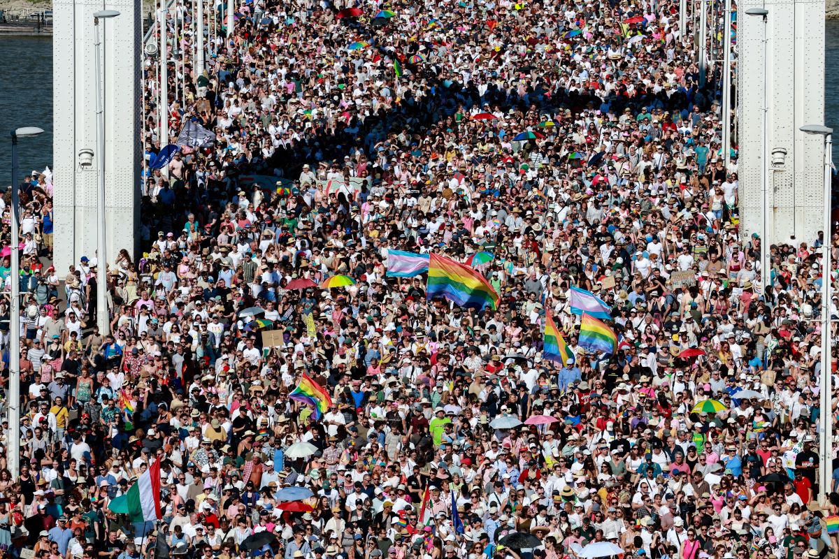 Thousands of people in Pride in Budapest