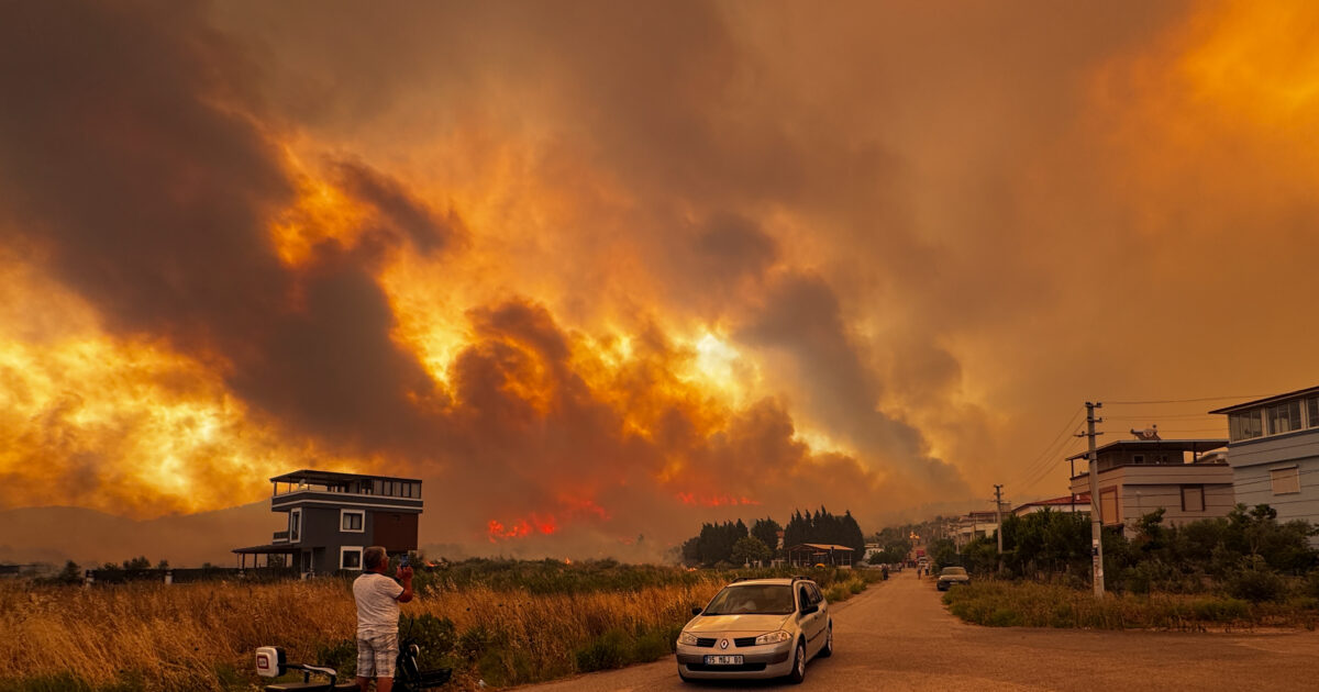 Fire Hell in Smyrna: Districts and villages were evacuated – Tobacco arrived in Patmos