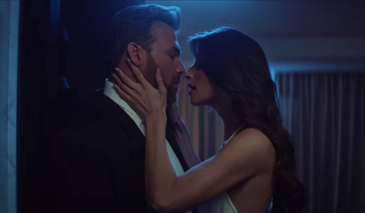 Γιώργος Σαμπάνης και Ιωάννα Σαρρή στο video clip του «Αν δεν έρθεις εσύ»